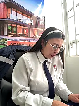 LIZ-06  online show from 11/10/25, 02:05