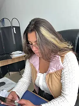 Snapshot of LIZ-06_ chatting on 06/16/26, 01:36 LIZ-06 online show from 06/16/26, 01:36