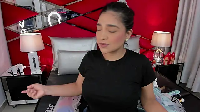 AdeleGray online show from 02/02/25, 12:02