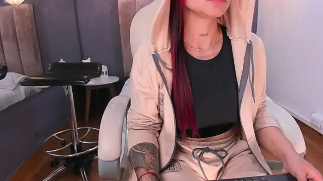 cami rouxxx  online show from 03/06/25, 10:15