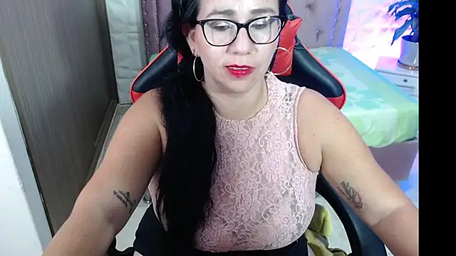 Snapshot of ashleylove_prg chatting on 12/29/24, 09:50 ashleylove prg online show from 12/29/24, 09:50