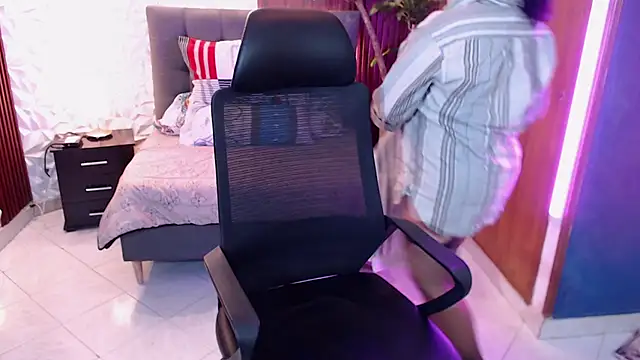 Snapshot of ashleylove_prg chatting on 02/02/25, 07:41 ashleylove prg online show from 02/02/25, 07:41