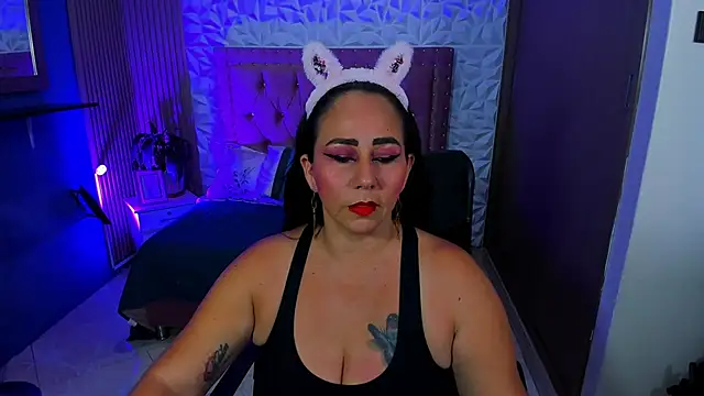 Snapshot of ashleylove_prg chatting on 10/08/25, 05:05 ashleylove prg online show from 10/08/25, 05:05