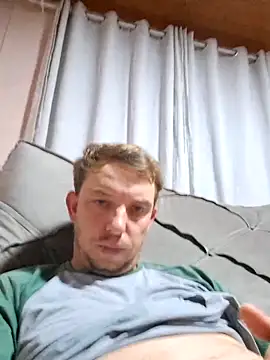 Snapshot of BimodalMood chatting on 05/19/26, 01:56 BimodalMood online show from 05/19/26, 01:56
