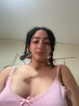 Snapshot of Doll4you_ chatting on 10/19/25, 04:13 Doll4you online show from 10/19/25, 04:13