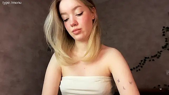 cutiemia0 online show from 04/08/26, 05:40