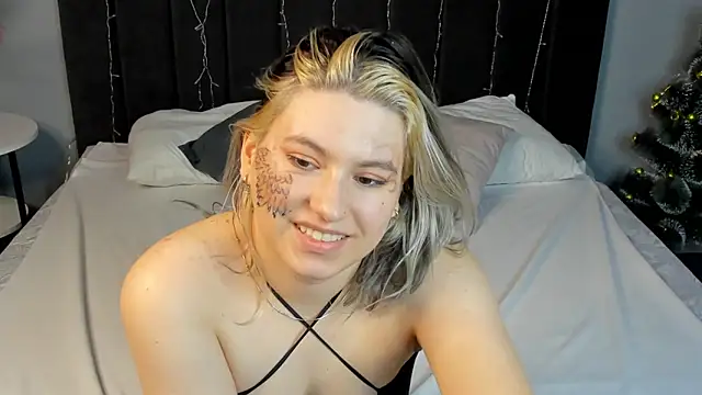 Snapshot of Bonni_Meiz chatting on 01/12/25, 01:48 Bonni Meiz online show from 01/12/25, 01:48