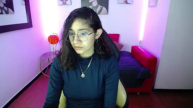 Lili Gomez  online show from 01/23/25, 12:19