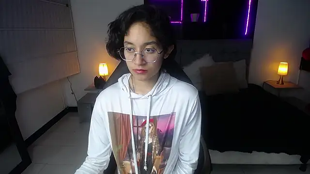 Lili Gomez  online show from 03/14/25, 04:51