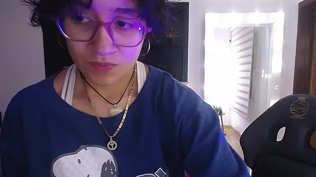 Lili Gomez  online show from 11/30/25, 12:42