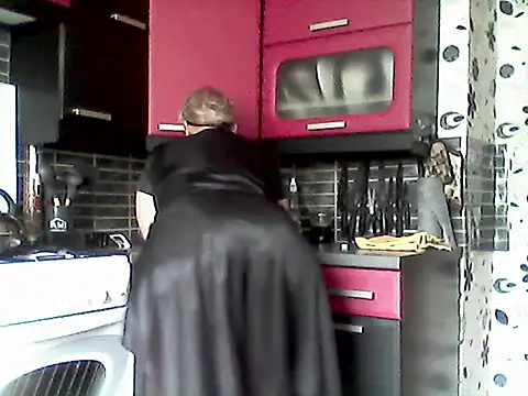 Snapshot of Lisa_Suzie chatting on 05/15/26, 09:05 Lisa Suzie online show from 05/15/26, 09:05