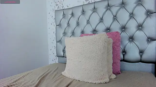 Snapshot of candymery chatting on 02/19/25, 10:42 candymery online show from 02/19/25, 10:42