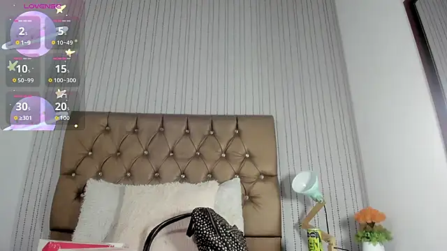 Snapshot of candymery chatting on 10/20/25, 07:14 candymery online show from 10/20/25, 07:14