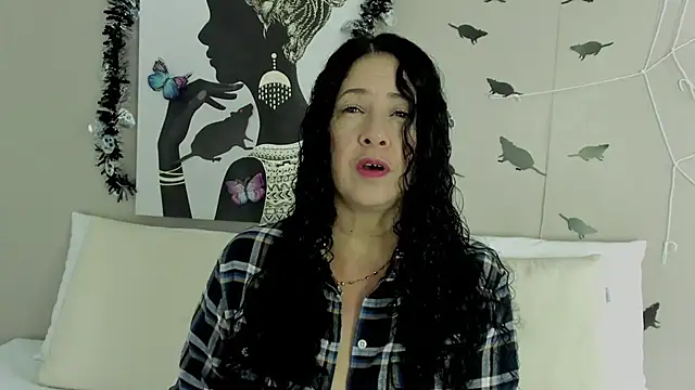 Snapshot of Adelesmithh chatting on 10/25/25, 11:40 Adelesmithh online show from 10/25/25, 11:40
