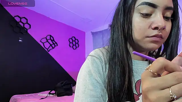 dakota-bright01 online show from 01/04/25, 01:21