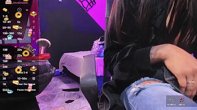 dakota-bright01 online show from 01/24/25, 12:52