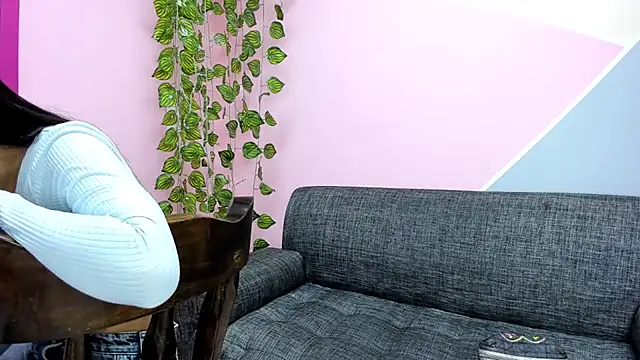 dakota-bright01 online show from 02/17/25, 12:59