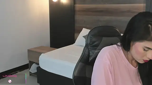 stephanya  online show from 03/11/26, 07:09