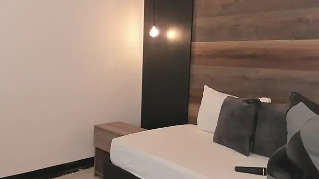 stephanya  online show from 04/24/26, 08:22