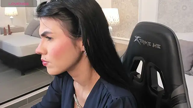 stephanya  online show from 06/04/26, 07:42