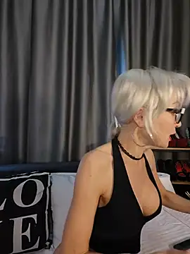Snapshot of Milforja chatting on 07/12/26, 11:45 Milforja online show from 07/12/26, 11:45