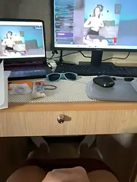 Snapshot of Hard_SeaMen chatting on 01/11/25, 11:02 Hard SeaMen online show from 01/11/25, 11:02