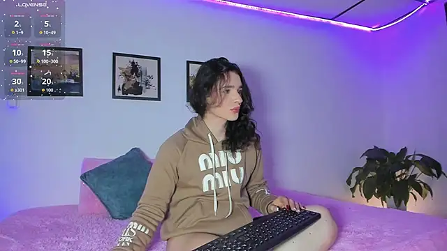 Snapshot of elafranco_ chatting on 11/29/25, 10:24 elafranco online show from 11/29/25, 10:24