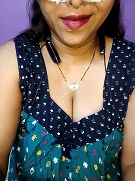 Sexy Mona Bhabhi online show from 03/17/26, 06:22