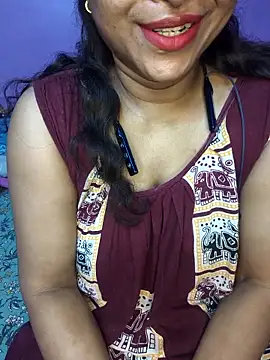 Sexy Mona Bhabhi online show from 04/20/26, 08:10