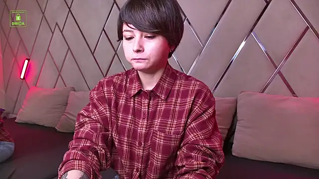 Ishtar Divine online show from 11/09/25, 10:57