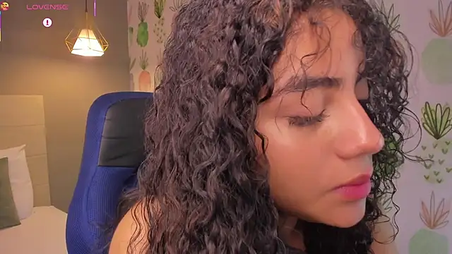 yaya23x online show from 11/06/25, 02:07