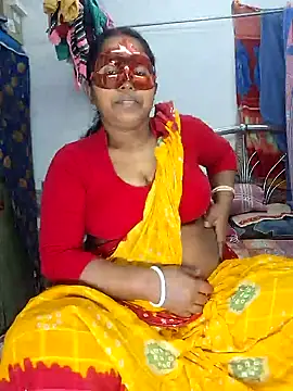 Snapshot of Real_Desi_Couple chatting on 12/26/24, 04:25 Real Desi Couple online show from 12/26/24, 04:25