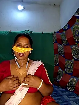 Snapshot of Real_Desi_Couple chatting on 03/19/26, 05:17 Real Desi Couple online show from 03/19/26, 05:17