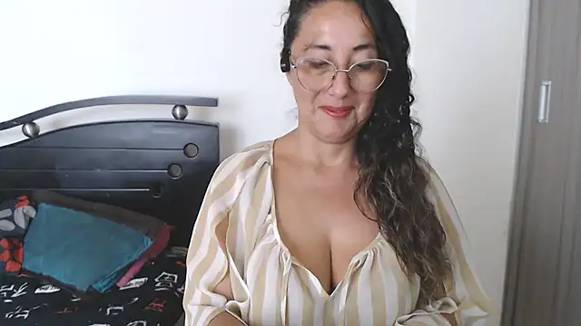 naugthyshanoon online show from 03/11/25, 10:20