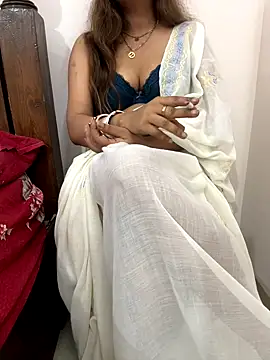 HoneyBearCpl online show from 10/29/25, 03:36