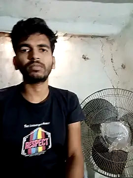 Snapshot of Roni1028 chatting on 12/12/24, 07:30 Roni1028 online show from 12/12/24, 07:30