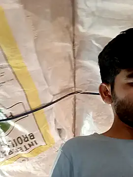 Snapshot of Roni1028 chatting on 01/02/25, 06:18 Roni1028 online show from 01/02/25, 06:18