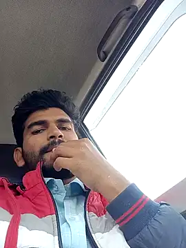 Snapshot of Roni1028 chatting on 01/05/25, 08:11 Roni1028 online show from 01/05/25, 08:11