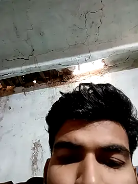 Snapshot of Roni1028 chatting on 01/06/25, 05:30 Roni1028 online show from 01/06/25, 05:30