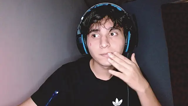 Charley quin online show from 10/17/25, 04:37