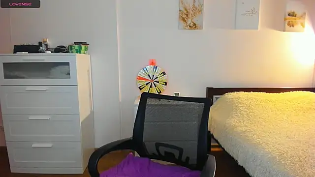 Ellista online show from 04/11/26, 01:10