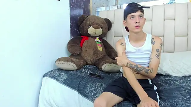 Bi Latin Boys1 online show from 12/28/24, 11:52