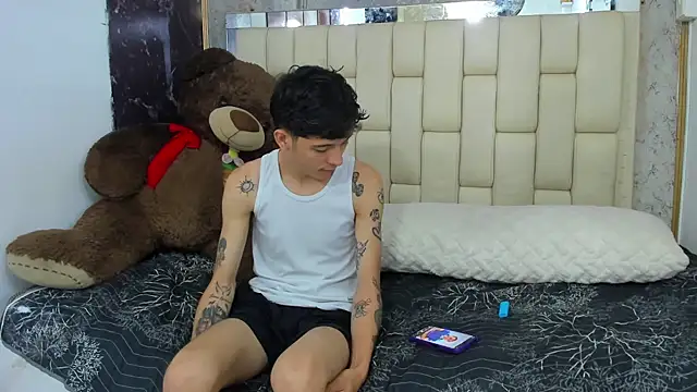 Bi Latin Boys1 online show from 12/29/24, 01:38