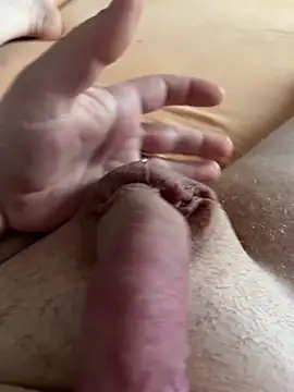 Snapshot of EhemannTotti chatting on 09/25/25, 09:13 EhemannTotti online show from 09/25/25, 09:13