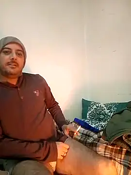 Snapshot of arabian82 chatting on 12/16/24, 11:28 arabian82 online show from 12/16/24, 11:28