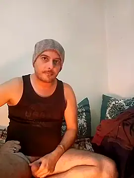 Snapshot of arabian82 chatting on 12/18/24, 02:42 arabian82 online show from 12/18/24, 02:42