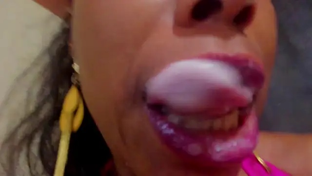 Snapshot of KamariaFyre chatting on 02/05/25, 08:00 KamariaFyre online show from 02/05/25, 08:00