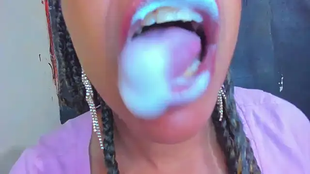 Snapshot of KamariaFyre chatting on 09/28/25, 10:59 KamariaFyre online show from 09/28/25, 10:59