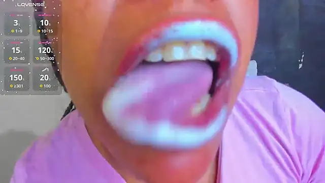 Snapshot of KamariaFyre chatting on 10/11/25, 10:19 KamariaFyre online show from 10/11/25, 10:19