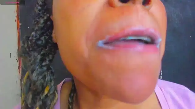 Snapshot of KamariaFyre chatting on 10/28/25, 03:54 KamariaFyre online show from 10/28/25, 03:54